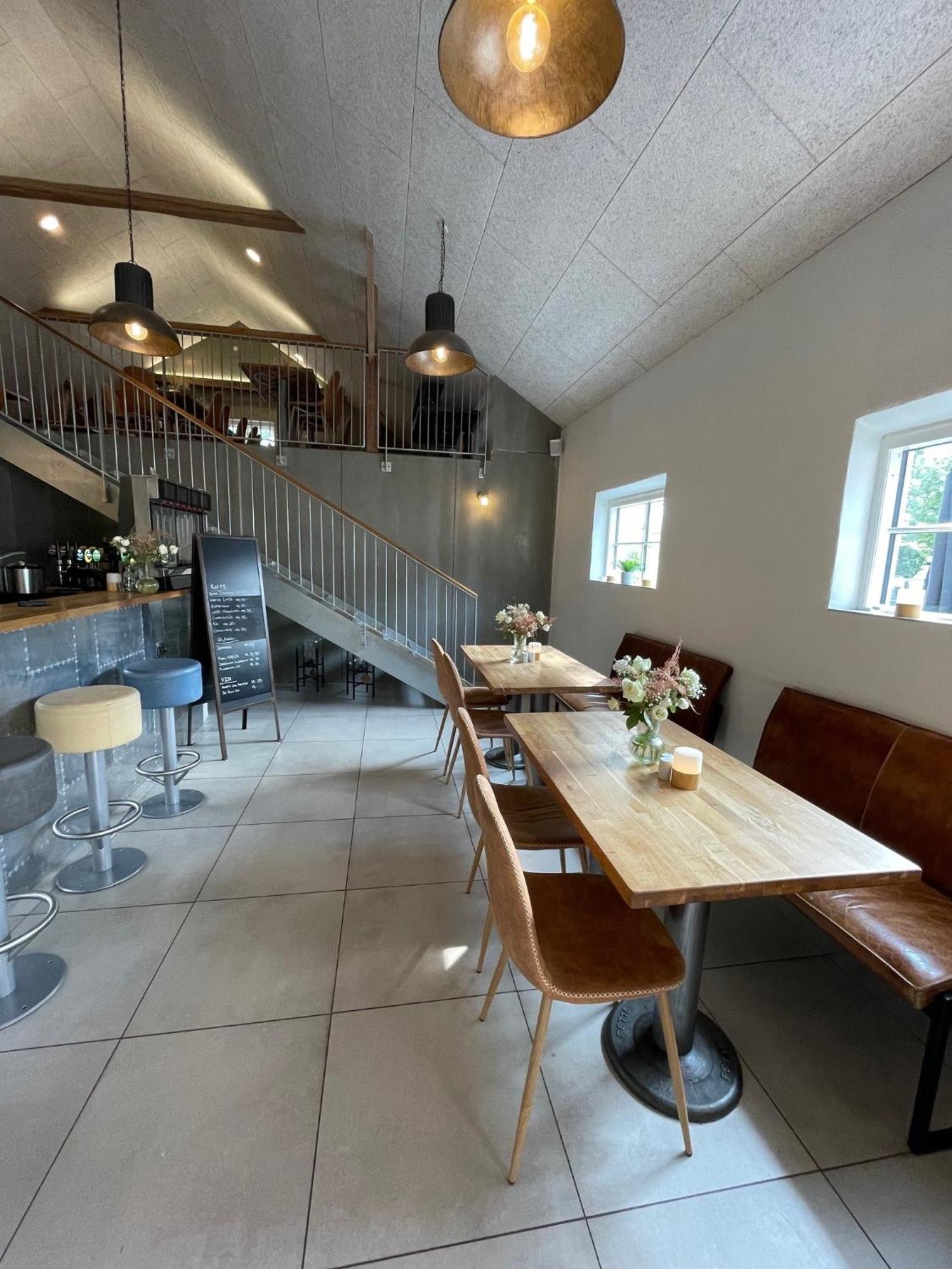 B & B Godstrup - Cafe Og Restaurant Den Gamle Stald Herning Exteriér fotografie